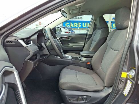 Used 2022 Toyota RAV4 XLE image 24