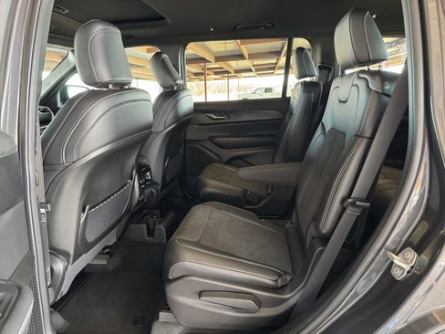 Used 2025 Jeep Grand Cherokee L Altitude image 28