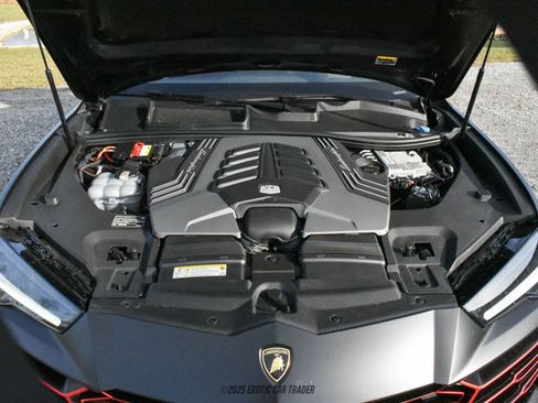 Used 2020 Lamborghini Urus image 15