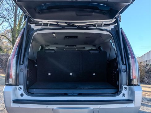 Used 2020 Cadillac Escalade ESV Premium Luxury image 9