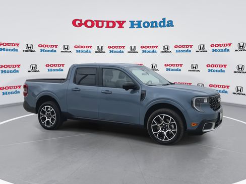 Used 2025 Ford Maverick Lariat AWD/4WD image 2