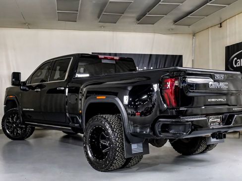 Used 2024 GMC Sierra 3500 Denali Ultimate image 10