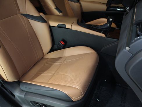 Used 2022 Lexus ES 300h Ultra Luxury w/ Accessory Package 2 FWD image 51