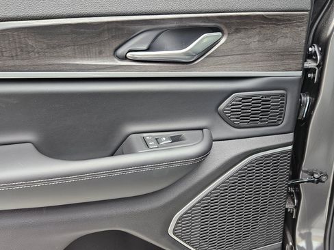 New 2026 Jeep Grand Cherokee Limited image 22