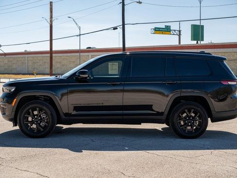 Used 2025 Jeep Grand Cherokee L Altitude image 4