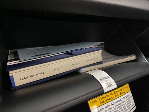 New 2026 Hyundai Elantra SEL FWD image 27
