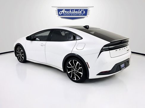 Used 2024 Toyota Prius Prime Premium FWD image 5