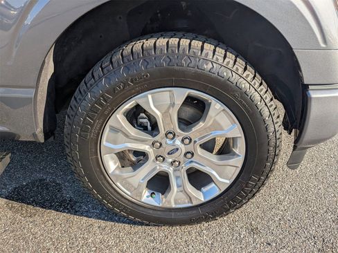 Used 2023 Ford F150 Platinum image 11