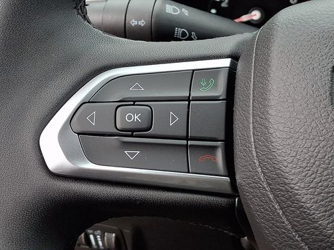 Certified 2025 Jeep Compass Limited AWD/4WD image 21