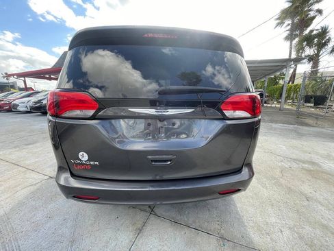 Used 2020 Chrysler Voyager Lxi FWD image 24