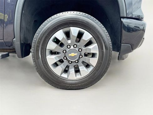 Used 2024 Chevrolet Silverado 2500 Custom w/ Custom Value Package AWD/4WD image 18