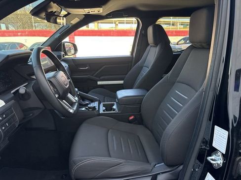 Used 2024 Toyota Tacoma TRD Off-Road image 25