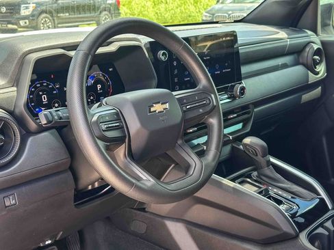 Used 2025 Chevrolet Colorado W/T RWD image 12