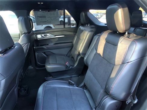 Used 2025 Ford Explorer ST image 23