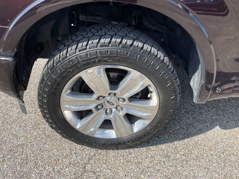 Used 2018 Ford F150 Platinum w/ Equipment Group 701A Luxury AWD/4WD image 32
