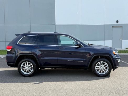 Used 2017 Jeep Grand Cherokee Laredo w/ Quick Order Package 23E AWD/4WD image 4