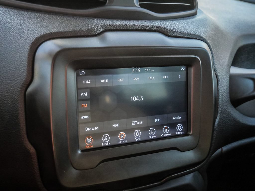 Used 2021 Jeep Renegade Latitude AWD/4WD image 34
