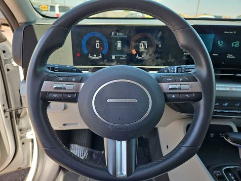 Certified 2025 Hyundai Kona SEL FWD image 21