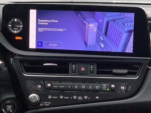 Certified 2025 Lexus ES 350 w/ Ultra Luxury Package image 31