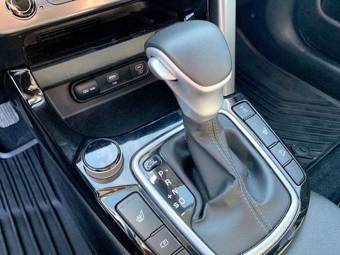 Used 2024 Kia Seltos EX image 16