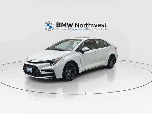Used 2025 Toyota Corolla SE w/ SE Premium Package AWD/4WD image 9