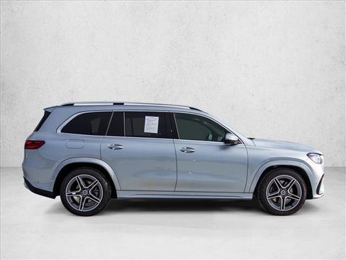 Certified 2025 Mercedes-Benz GLS 450 4MATIC image 4