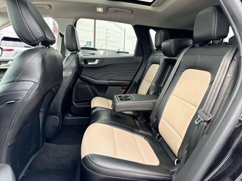 Used 2022 Ford Escape Titanium w/ Titanium Premium Package FWD image 23