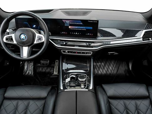 Used 2026 BMW X5 xDrive50e w/ M Sport Package image 17