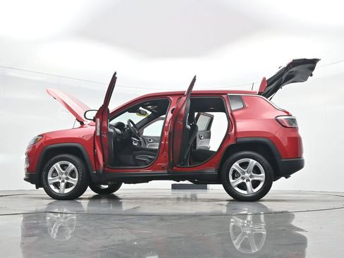 Used 2023 Jeep Compass Sport image 46