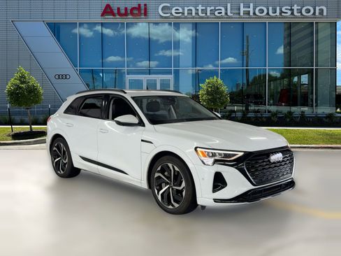 Used 2024 Audi Q8 e-tron Premium Plus image 7