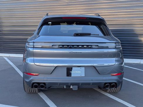 Certified 2026 Porsche Cayenne AWD/4WD image 6