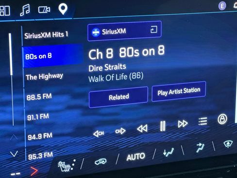 Used 2024 Chevrolet Blazer EV LT AWD/4WD image 26
