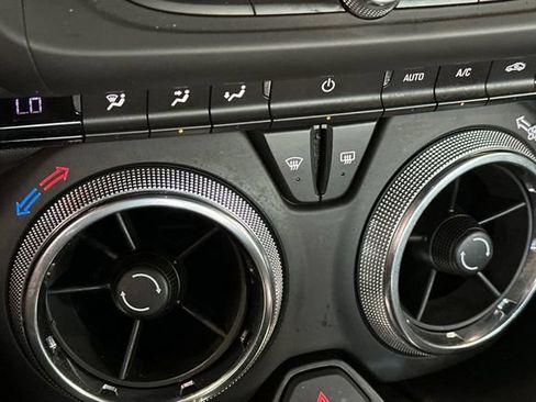 Used 2018 Chevrolet Camaro SS RWD image 23