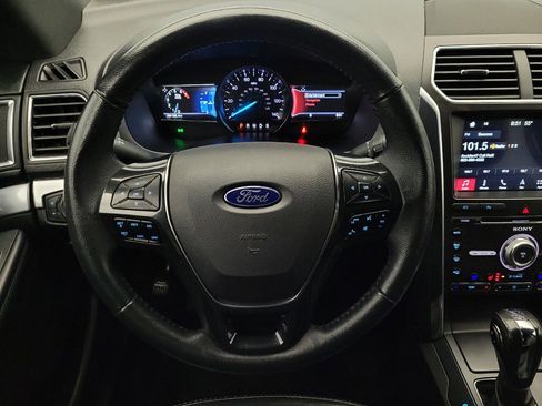 Used 2018 Ford Explorer Limited image 22