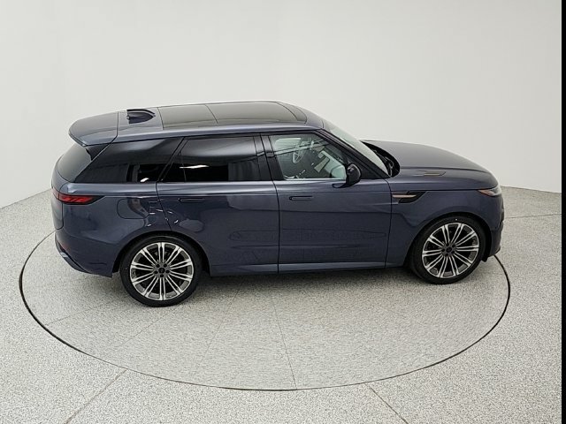 New 2026 Land Rover Range Rover Sport Dynamic SE AWD/4WD image 16