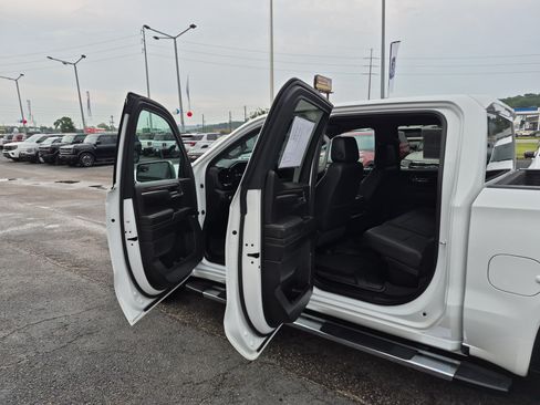 Used 2023 GMC Sierra 1500 SLT w/ SLT Convenience Package AWD/4WD image 17