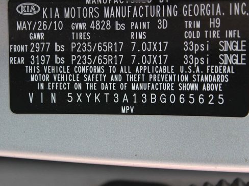 Used 2011 Kia Sorento 2WD image 9