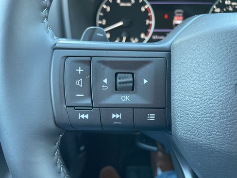 Certified 2025 Nissan Rogue SV AWD/4WD image 13