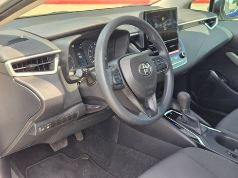 Used 2025 Toyota Corolla LE FWD image 12