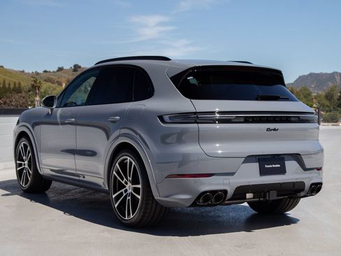 New 2026 Porsche Cayenne Turbo AWD/4WD image 3
