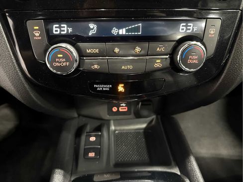 Used 2022 Nissan Rogue Sport SL w/ Premium Package image 19