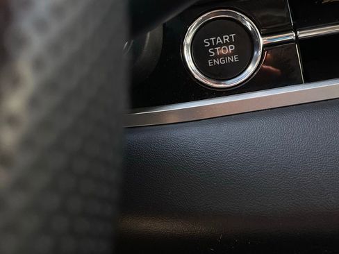 Used 2024 Mitsubishi Outlander SE image 16