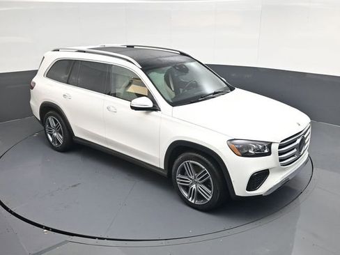 Used 2025 Mercedes-Benz GLS 450 4MATIC image 52