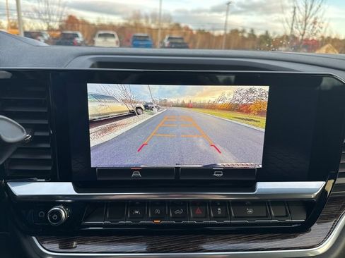 Used 2022 GMC Sierra 1500 SLE image 22