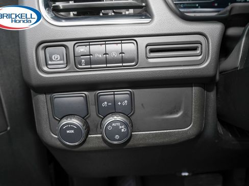 Used 2024 Chevrolet Tahoe Premier RWD image 32