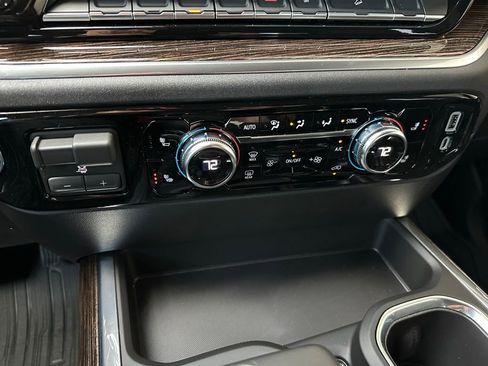 New 2026 GMC Sierra 1500 Elevation image 24