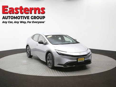Used 2025 Toyota Prius LE FWD image 48