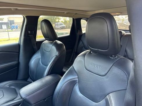 Used 2016 Jeep Cherokee Limited AWD/4WD image 8