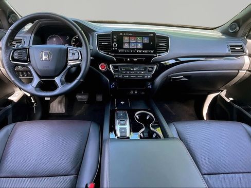 Used 2025 Honda Ridgeline Black Edition image 8