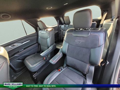 Used 2025 Ford Explorer ST AWD/4WD image 18